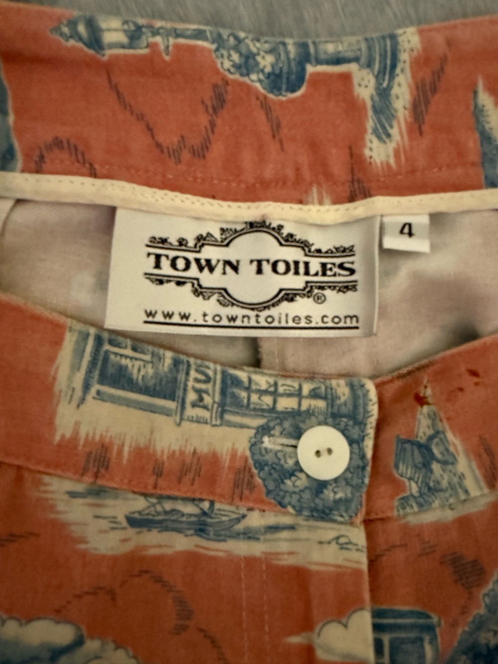 Rare Vintage Nantucket Capri Pants with Nantucket Scenes - Picture 2 of 3